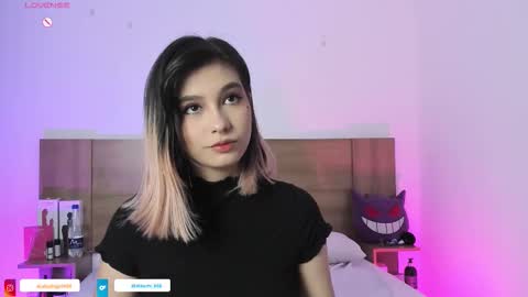 Snapshot of akatsumi_ chatting on 11-15-25, 02:35 Akartsumi online show from 11-15-25, 02:35