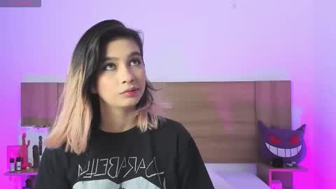 Snapshot of akatsumi_ chatting on 11-27-25, 03:47 Akartsumi online show from 11-27-25, 03:47