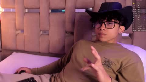 Snapshot of akazaboy chatting on 11-18-25, 04:39 akazaboy online show from 11-18-25, 04:39