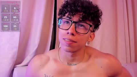 Snapshot of akazaboy chatting on 12-05-25, 05:16 akazaboy online show from 12-05-25, 05:16