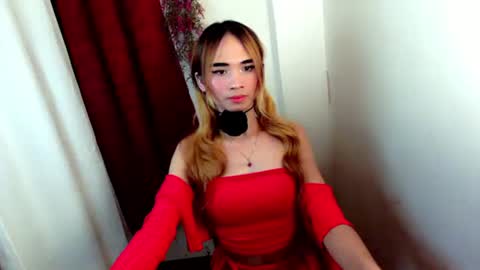 Snapshot of akesha121698 chatting on 10-19-25, 10:43 akesha121698 online show from 10-19-25, 10:43