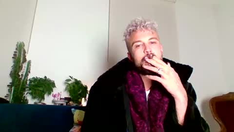 Sweet moment online show from 10-30-25, 07:25