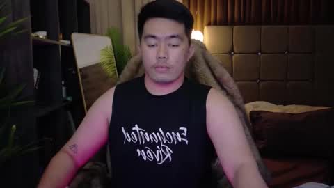 Snapshot of akihiro_morningstar chatting on 12-18-25, 07:20 Dave online show from 12-18-25, 07:20