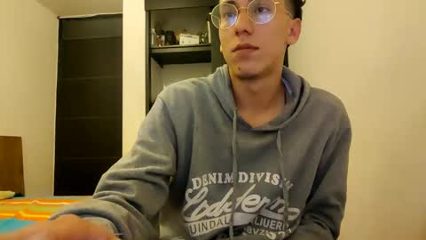 Snapshot of akilesbailo chatting on 02-06-25, 11:37 My love online show from 02-06-25, 11:37