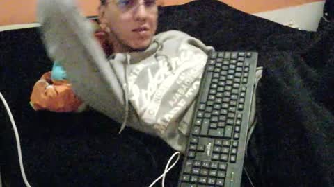 Snapshot of akilesbailo chatting on 11-09-25, 02:32 My love online show from 11-09-25, 02:32