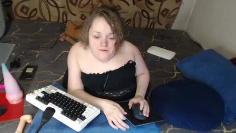 Snapshot of akindmodel chatting on 02-23-25, 09:59 Natalie online show from 02-23-25, 09:59