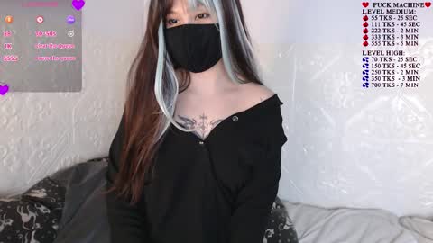 Snapshot of akira_amy chatting on 09-28-25, 12:43 Amilia online show from 09-28-25, 12:43