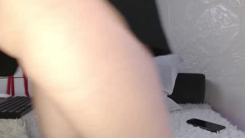 Amilia online show from 12-21-25, 05:09