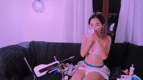 Snapshot of akira_hime chatting on 09-24-25, 03:10 Akira online show from 09-24-25, 03:10