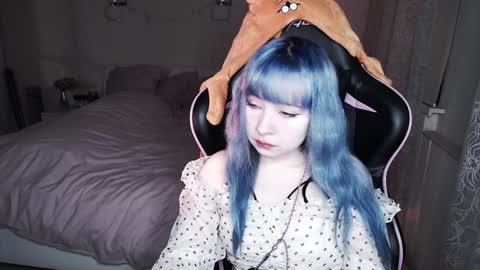 akirahartyx online show from 01-08-25, 02:14