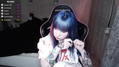 akirahartyx online show from 10-13-25, 03:23