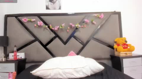 Snapshot of akiralovee chatting on 06-11-26, 12:32 Kira online show from 06-11-26, 12:32