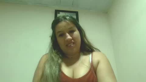 Snapshot of alahia_fox chatting on 12-25-24, 10:06 alahia online show from 12-25-24, 10:06