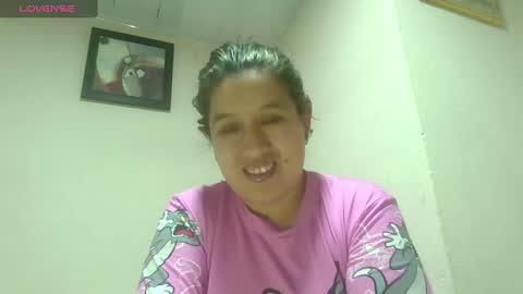 Snapshot of alahia_fox chatting on 12-31-24, 06:59 alahia online show from 12-31-24, 06:59