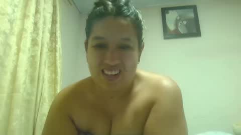 Snapshot of alahia_fox chatting on 01-01-25, 04:18 alahia online show from 01-01-25, 04:18