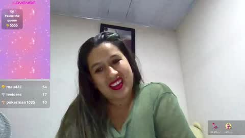 Snapshot of alahia_fox chatting on 01-10-25, 06:09 alahia online show from 01-10-25, 06:09