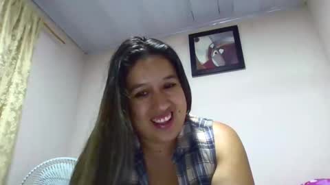 Snapshot of alahia_fox chatting on 01-14-25, 08:09 alahia online show from 01-14-25, 08:09