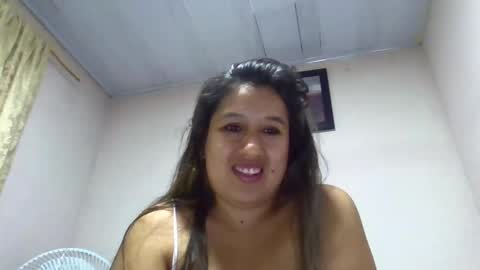 Snapshot of alahia_fox chatting on 01-15-25, 03:33 alahia online show from 01-15-25, 03:33