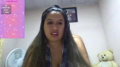 Snapshot of alahia_fox chatting on 01-21-25, 03:26 alahia online show from 01-21-25, 03:26