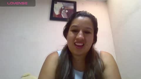 Snapshot of alahia_fox chatting on 02-25-25, 05:25 alahia online show from 02-25-25, 05:25