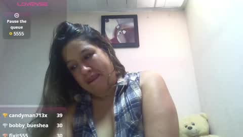 Snapshot of alahia_fox chatting on 03-11-25, 03:56 alahia online show from 03-11-25, 03:56