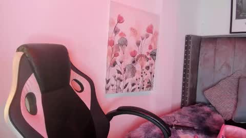 Alaia Carter online show from 11-13-25, 03:38