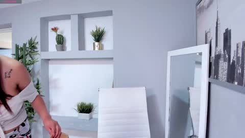 Snapshot of alaia_soto chatting on 03-11-25, 12:33 alaia_soto online show from 03-11-25, 12:33