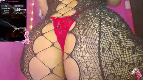 Snapshot of alaiia_rosse chatting on 03-11-25, 01:37 Alaiia online show from 03-11-25, 01:37