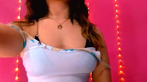 Snapshot of alaiia_rosse chatting on 03-04-26, 08:59 Alaiia online show from 03-04-26, 08:59