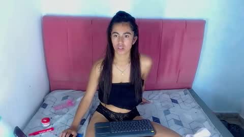 alaikaforerocm101 online show from 03-17-26, 12:48