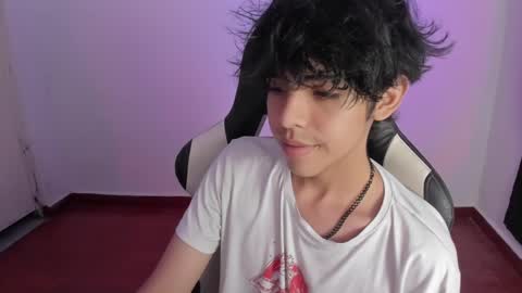 Snapshot of alan18n chatting on 01-12-25, 05:34 alan18n online show from 01-12-25, 05:34