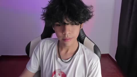 Snapshot of alan18n chatting on 01-18-25, 02:03 alan18n online show from 01-18-25, 02:03