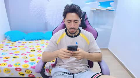 Snapshot of alan_allexander chatting on 02-08-26, 12:25 ALAN online show from 02-08-26, 12:25