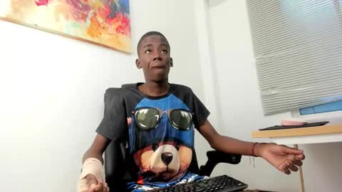 Snapshot of alan_blacke chatting on 11-19-25, 01:22 alan_blacke online show from 11-19-25, 01:22