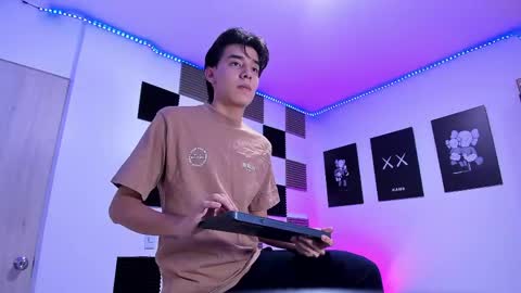 Alan Boy online show from 03-23-26, 01:20