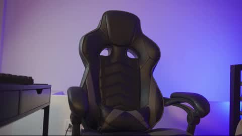 Snapshot of alan_muscle chatting on 02-26-26, 06:23 Alan online show from 02-26-26, 06:23