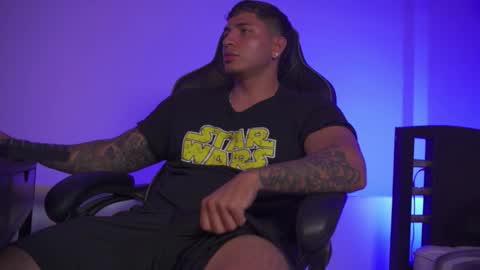 Snapshot of alan_muscle chatting on 03-05-26, 05:36 Alan online show from 03-05-26, 05:36