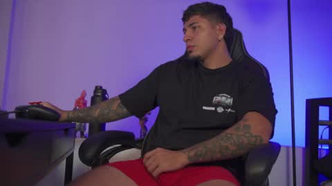 Snapshot of alan_muscle chatting on 04-01-26, 06:03 Alan online show from 04-01-26, 06:03