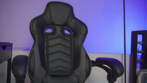 Snapshot of alan_muscle chatting on 04-05-26, 05:59 Alan online show from 04-05-26, 05:59