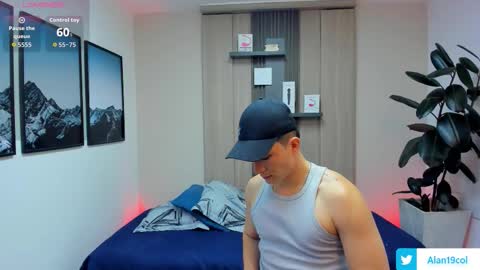 Alan  Kevin can we reach 100 thumbs up please guys  online show from 03-07-26, 07:00