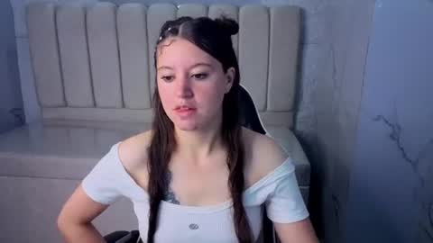 Snapshot of alana_fox_tx chatting on 06-20-26, 06:22 Follow me.. Live 1430 to 2100 online show from 06-20-26, 06:22
