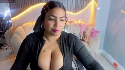 Snapshot of alana_fox_tx chatting on 07-18-26, 12:09 Follow me.. Live 1430 to 2100 online show from 07-18-26, 12:09
