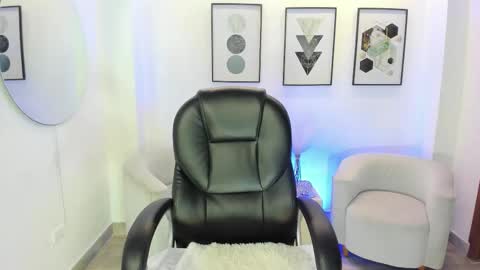 alana  online show from 02-25-26, 08:07