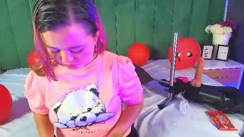 Snapshot of alana_petite chatting on 07-20-26, 03:10 ALANA PETITE online show from 07-20-26, 03:10