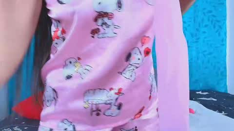 alana_pink95 online show from 05-08-26, 11:59