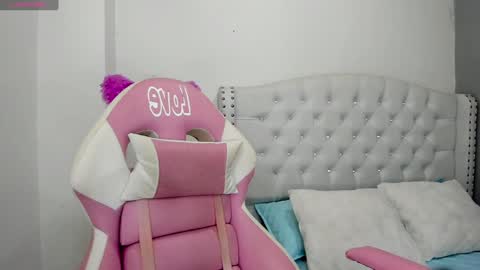 Alana. online show from 01-31-25, 02:48