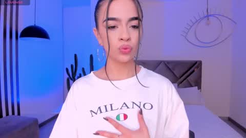 Snapshot of alanacraft chatting on 11-11-25, 12:27 Alana online show from 11-11-25, 12:27