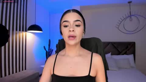 Snapshot of alanacraft chatting on 11-19-25, 12:49 Alana online show from 11-19-25, 12:49