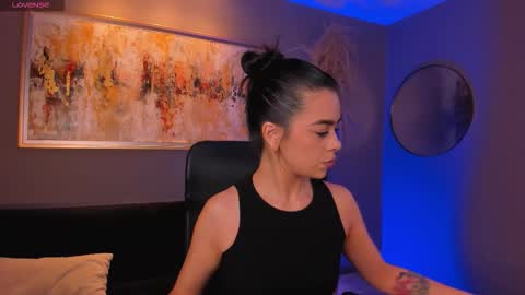 Snapshot of alanacraft chatting on 11-29-25, 12:19 Alana online show from 11-29-25, 12:19