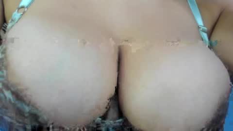 Snapshot of alanah_connor99 chatting on 05-05-26, 01:41 alanah connors online show from 05-05-26, 01:41